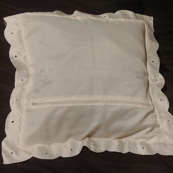 Decorative pillow - Picture 12 of 12